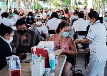 Cancun, 08 de noviembre.-  Jornada de Vacunacion COVID para rezagados CanSinoâ€¦ poca participacion de la ciudadaniaâ€¦ imagenes captadas en los modulos de la Region 96 (CFE) y Hospital Generalâ€¦ esta campana de vacunacion de una sola dosis y se aplicara durante lo que resta de esta semana.