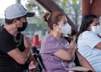 Cancun, 03 de febrero.- Jornada de Vacunacion +50 asistencia moderada y refuerzo tercera dosis para +18 poca asistencia en las primeras horas de la manana de este jueves en el modulo de la Region 96.