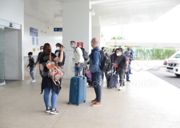 Cancun, 6 de febrero- Grupo Aeroportuario del Sureste, (ASUR), Grupo lider internacional de aeropuertos con operaciones en Mexico, Estados Unidos y Colombia, anuncio hoy que el total de pasajeros en enero de 2021 disminuyo en 43.7 por ciento comparado con Enero de 2020.