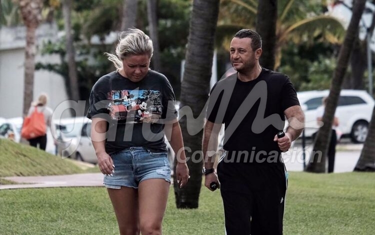 Cancun, 13 de febrero.- Vientos del norte se dejan sentir en Punta Cancun en la Zona Hotelera la manana de este domingo… por momentos algunas rachas, pero se perciben apenas como vientos algo intensos que no inhiben el devenir de los turistas… pese al pronostico del clima para hoy, turistas y locales se mantienen en sus actividades