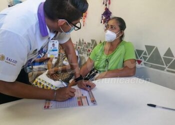 Felipe Carrillo Puerto, 16 Octubre.-  El Sistema para el Desarrollo Integral de la Familia (DIF) de Felipe Carrillo Puerto y la Jurisdiccion Sanitaria numero 3, establecieron una brigada de salud para gente mayor en las instalaciones de la Estancia del Adulto Mayor de esta ciudad.