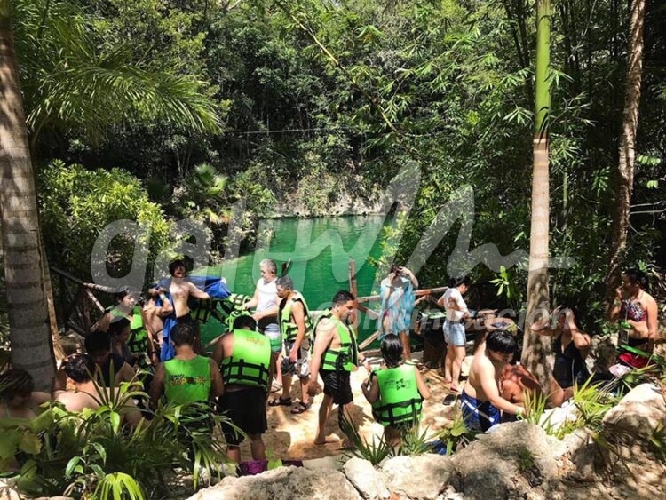 Puerto Morelos.- Recorrido por una zona conocida como cenotes “Zapotes” ” el cual es una de las varias zonas  turísticas  con un buen  número de visitantes  de turistas nacionales y extranjeros en  la Ruta de los cenotes