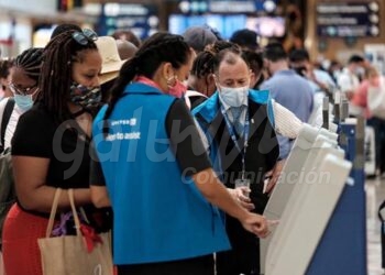 Cancun, 17 Octubre.- El Grupo Aeroportuario del Sureste (ASUR) anuncio este dia que programo 415 operaciones aereas para este primer dia de la semana que abarca del 18 al 26 de octubre proximos.