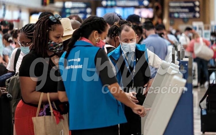 Cancun, 17 Octubre.- El Grupo Aeroportuario del Sureste (ASUR) anuncio este dia que programo 415 operaciones aereas para este primer dia de la semana que abarca del 18 al 26 de octubre proximos.