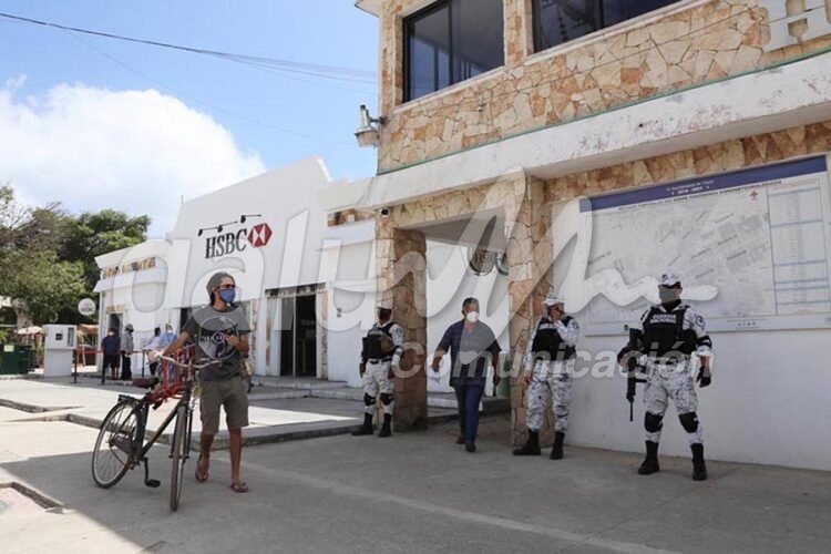 Tulum, 26 Junio .- La Secretaria de Medio Ambiente y Recursos Naturales (Semarnat) reitero su llamado a las autoridades municipales para establecer comunicacion con el sector ambiental federal y lograr un ordenamiento territorial en equilibrio con el medio ambiente y los recursos naturales.