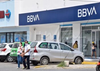 Cancun 19 de Marzo .- Recorrido por los bancos de la ciudad de cancun , donde toman medidas preventivas por el covid-19