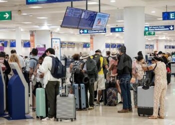 Cancun, 11 de febrero.- Este fin de semana el Aeropuerto Internacional de Cancun... Este martes rompio una vez mas la barrera de las 500 operaciones en un dia.