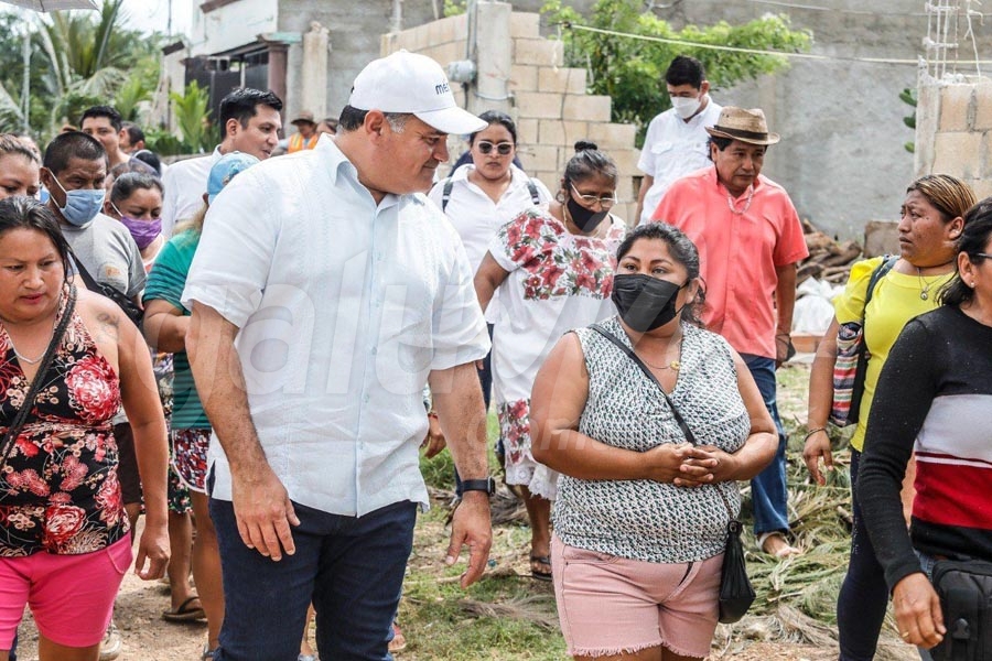 Supervisan acciones de vivienda en colonia de Mérida