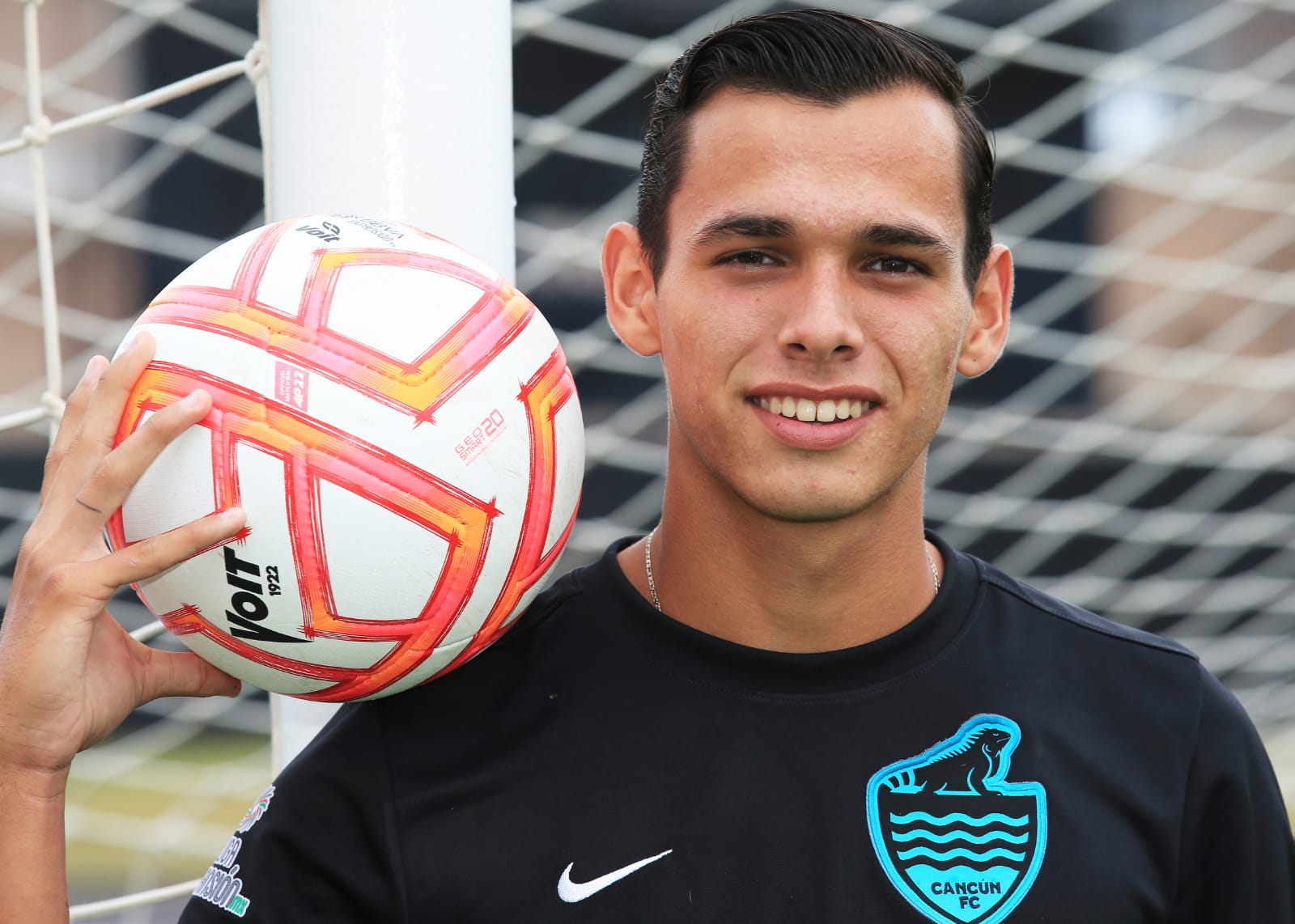 El pionero Tony López anhela alcanzar la Primera División