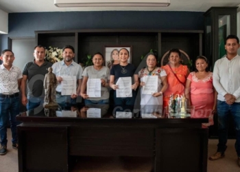 Ayuntamiento de Carrillo Puerto y Universidad del Bienestar firman convenio