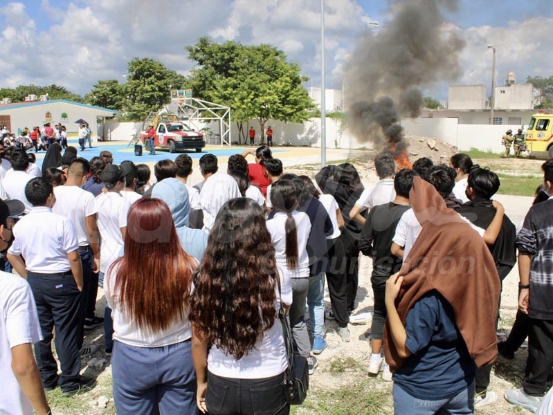 Bomberos de Puerto Morelos destacan la importancia de las tareas de prevención