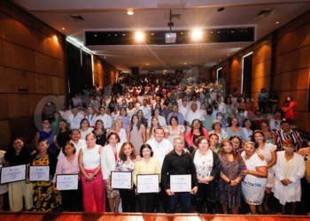 Más espacios para la mujer, ofrece el Alcalde Renán Barrera Concha