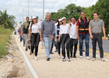 Alcaldesa supervisa obras en la Avenida Chac Mool de Cancún