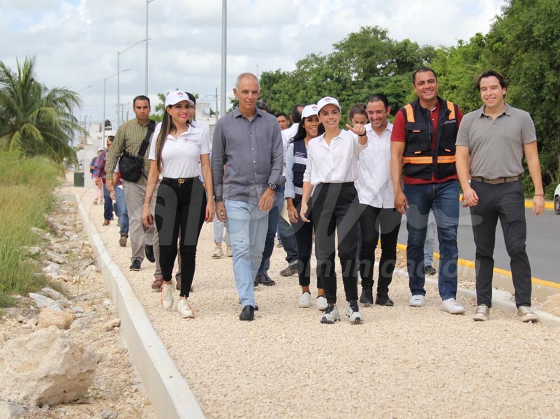 Alcaldesa supervisa obras en la Avenida Chac Mool de Cancún
