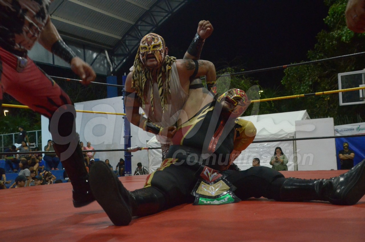 Con función de Lucha Libre en una colonia, festejan el 120 Aniversario de la Fundación de Playa del Carmen