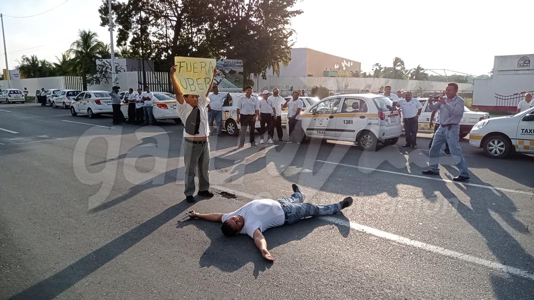 Protesta de taxistas afecta el servicio en Chetumal y Bacalar