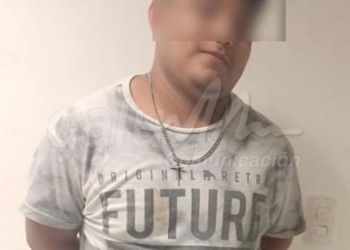 Joven de 19 años detenido tras tratar de asaltar tienda de conveniencia en Cancún