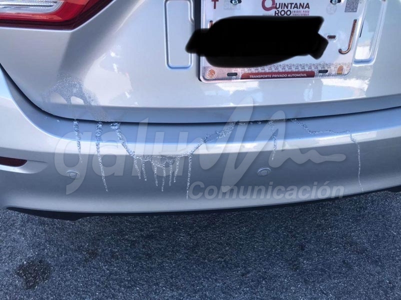 Taxista de Cancún confunde a conductor con operador de UBER y le arroja ácido