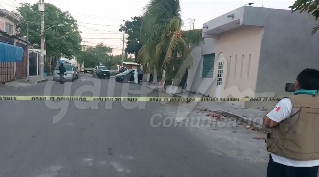 alean a policía de Cancún a la puerta de su casa
