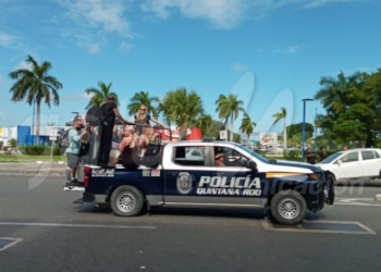 Empresarios de Cancún exigen castigo a taxistas que bloquearon la zona hotelera