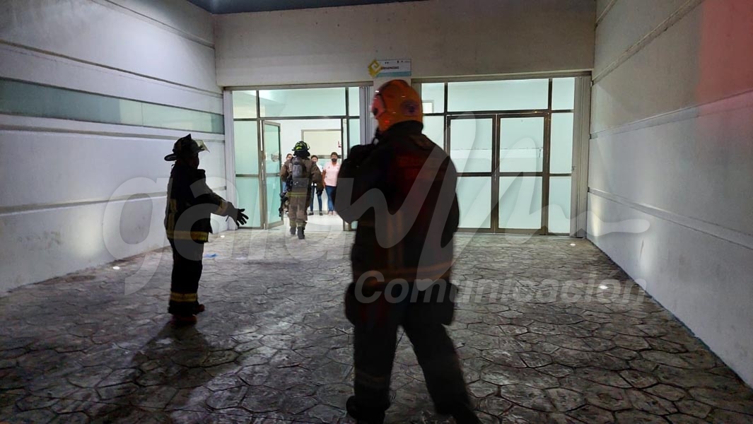 Evacúan área de pediatría en Hospital General de Cancún por conato de incendio