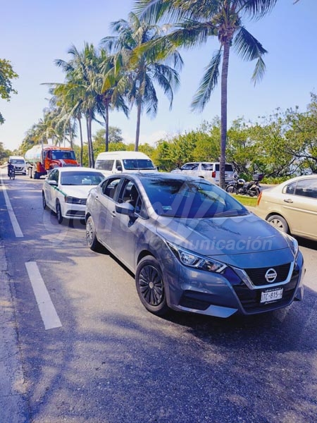 Solicitarán suspender concesiones a taxistas de Cancún que agredieron a operadora de UBER