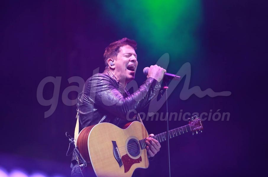 Más de 12 mil personas asisten a presentación de Ninel Conde y Yahir en el carnaval de Cancún