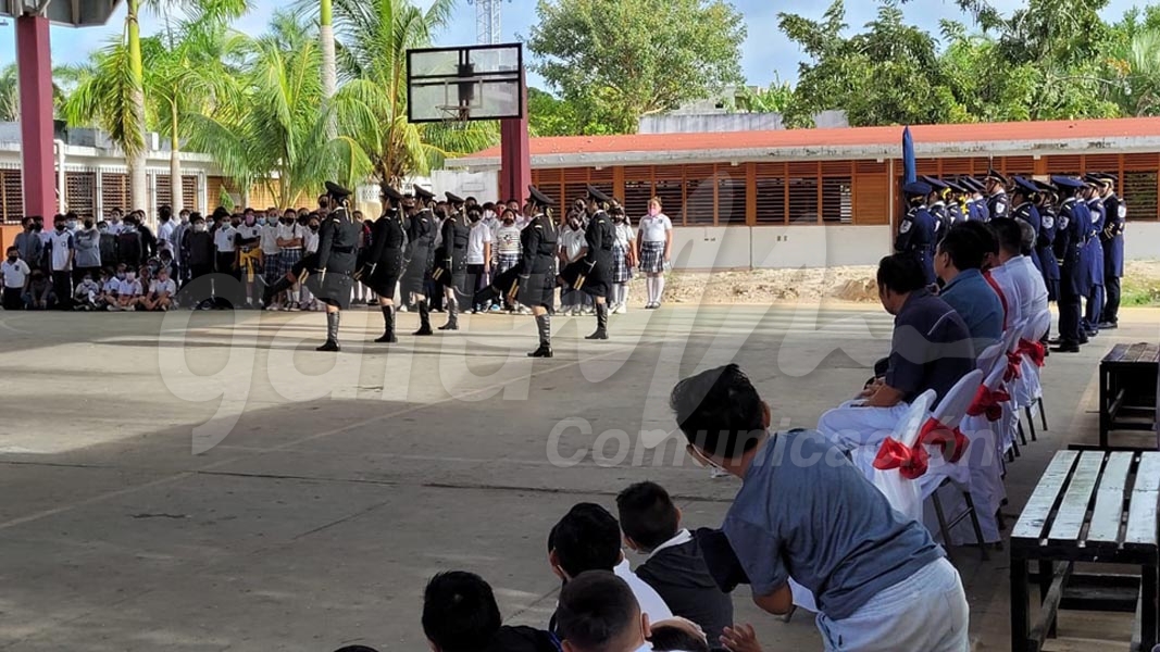 Conmemoran Día de la Bandera en Carrillo Puerto