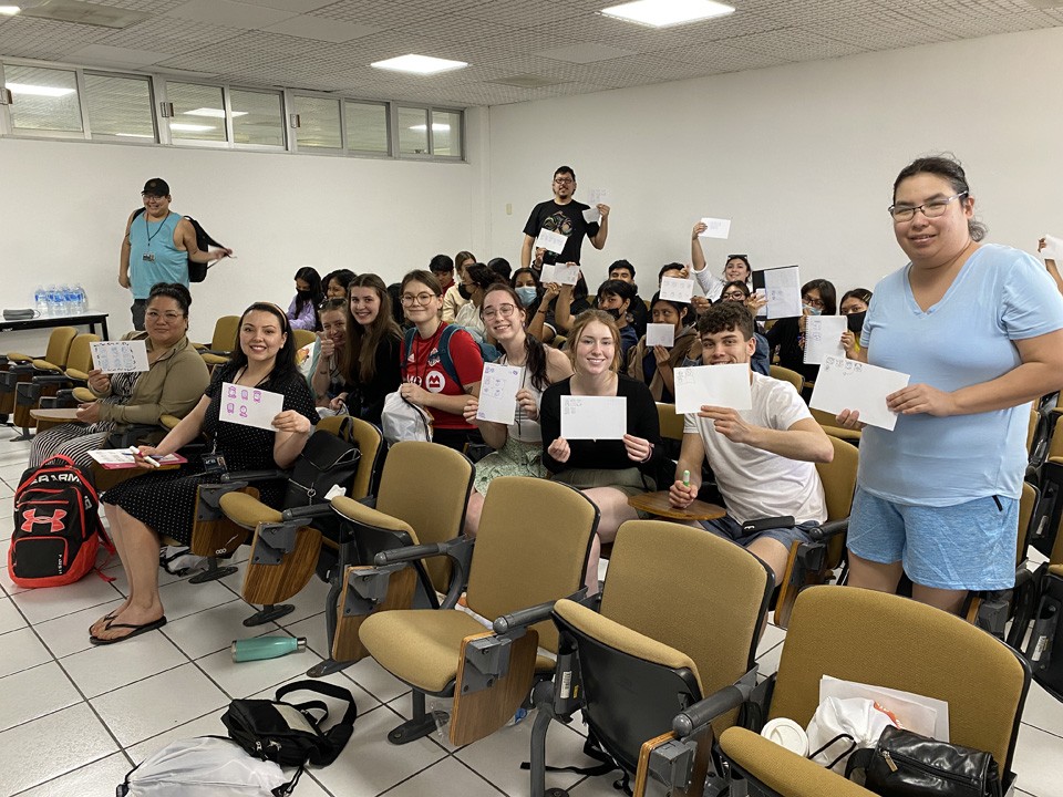 Estudiantes canadienses se adentran en cultura maya