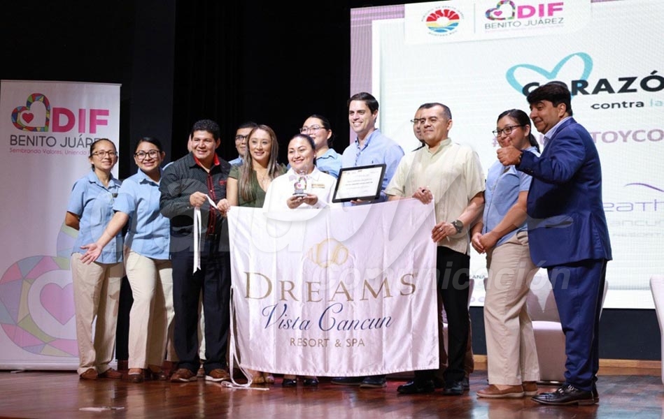 Hoteles de Cancún reciben distintivo “Corazón Azul” por su trabajo contra la trata de personas