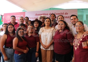 Rinde protesta el Comité de Programas para el Bienestar en Quintana Roo