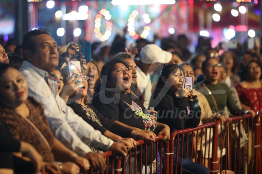 Alegre noche de Carnaval en Puerto Morelos