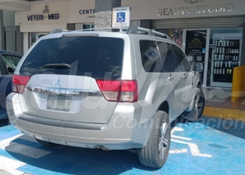 Vigilan respeten en Cancún estacionamientos asignados a personas con necesidades especiales