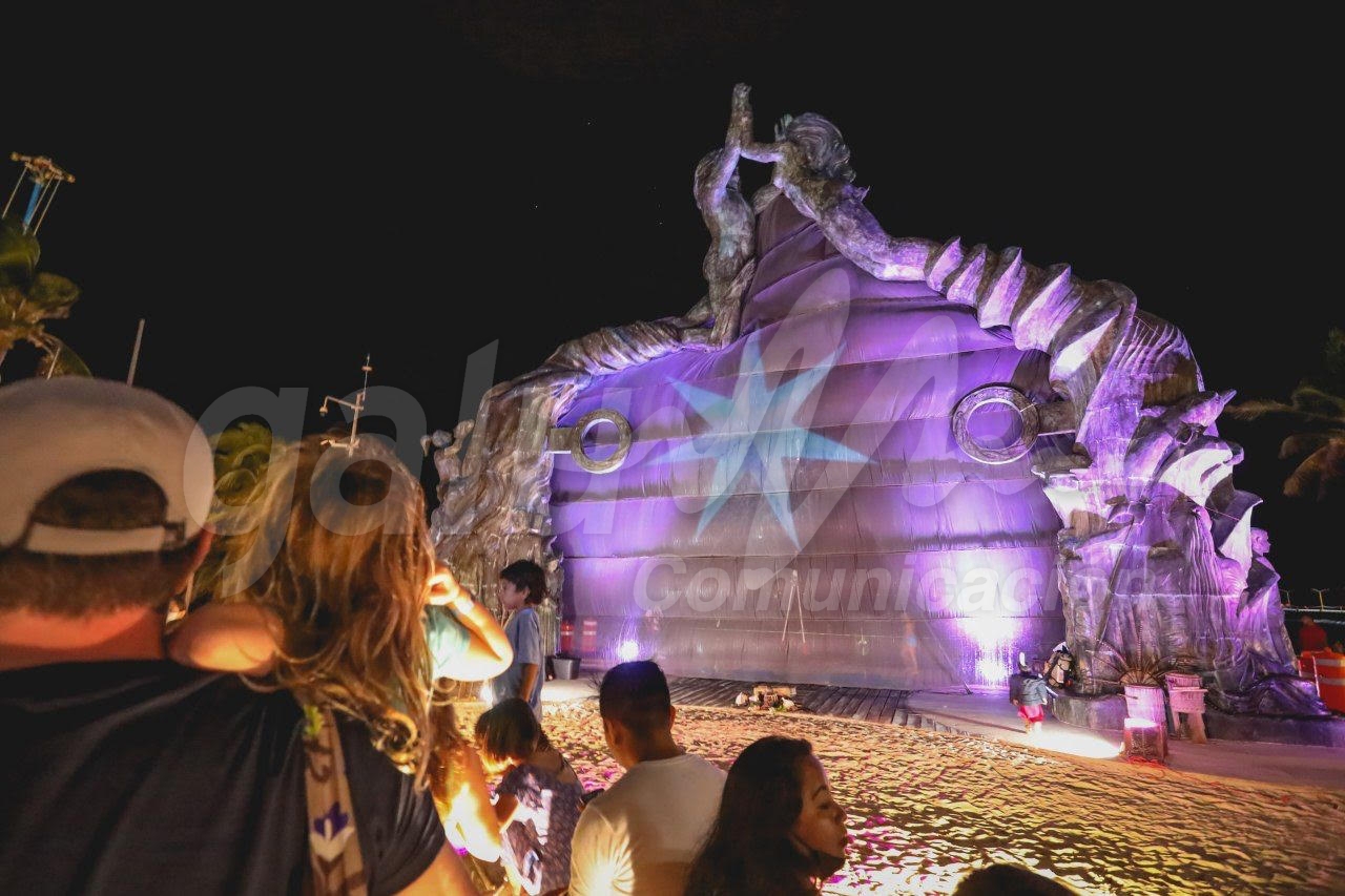 Transmitirán mensajes de amor en “video Mapping” de Plaza Fundadores de Playa del Carmen