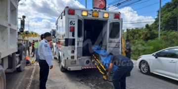 Trabajadora de las obras de la Colosio en Cancún, atropellada por un volquete
