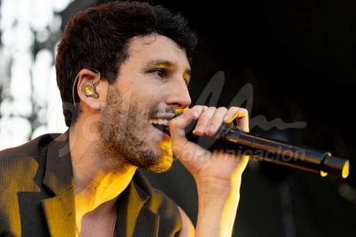 Sebastián Yatra se presenta en torneo de golf en Mayakoba