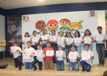 Niños rinden protesta como impulsores de cambio municipal