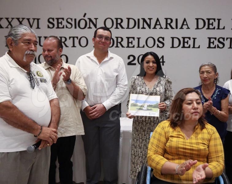 El Club Rotario de Puerto Morelos dona sillas de ruedas y bastones