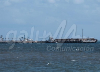 Ubican cerca de la costa de Puerto Morelos, embarcación con material para “Tren Maya”