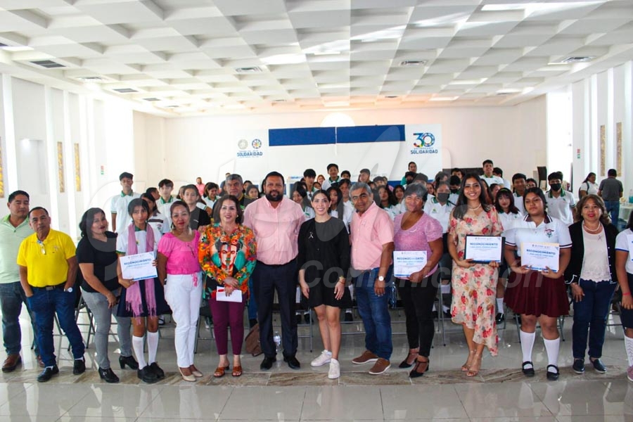 Realizan en Playa del Carmen el foro “Mujer que sabe de oratoria”