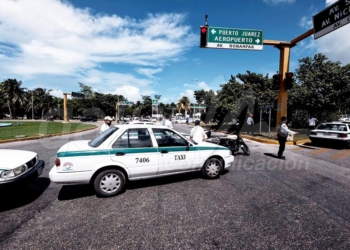 Desangelado festejo del 50 aniversario del Sindicato de taxistas de Cancún