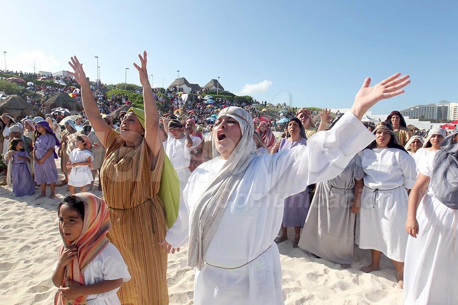 Comunidad católica de Cancún repetirá Viacrucis en Playa Delfines