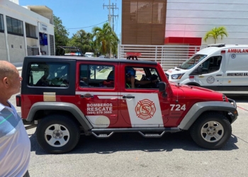 Rápida reacción de los bomberos en el incendio de una bodega