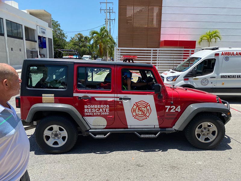 Rápida reacción de los bomberos en el incendio de una bodega