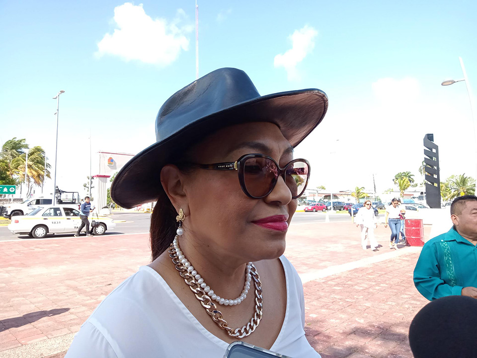 Notarios buscan frenar "asignación política" de patentes