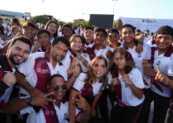 Abandera Mara Lezama a delegación que competirá en los Nacionales CONADE