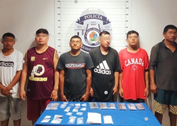 Seis detenidos, sorprendidos cuando mostraban bolsitas con drogas
