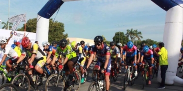 Un centenar de participantes toma la salida de la VII Vuelta Ciclista de Q. Roo
