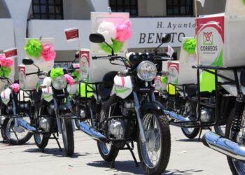 Trabajadores del Servicio Postal de Cancún reciben 23 motocicletas