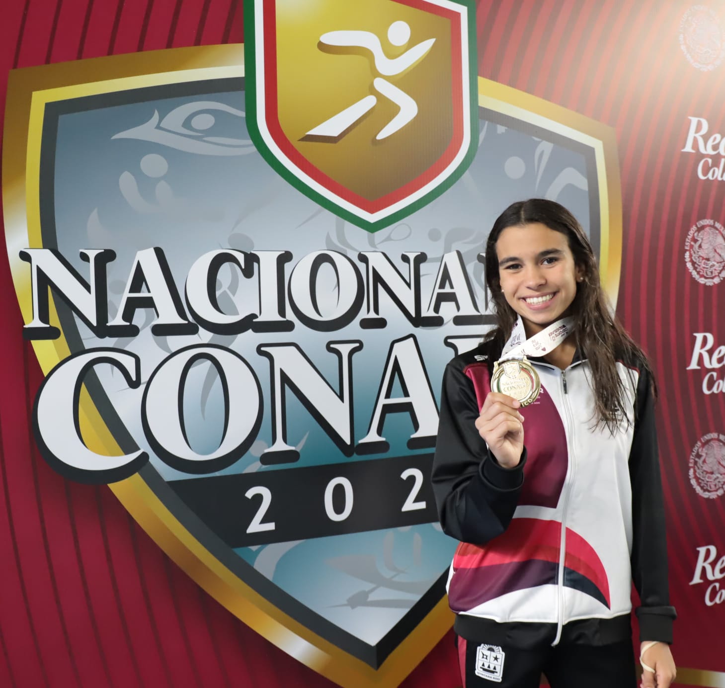 Carlota Martínez consigue medalla de oro en natación para Quintana Roo